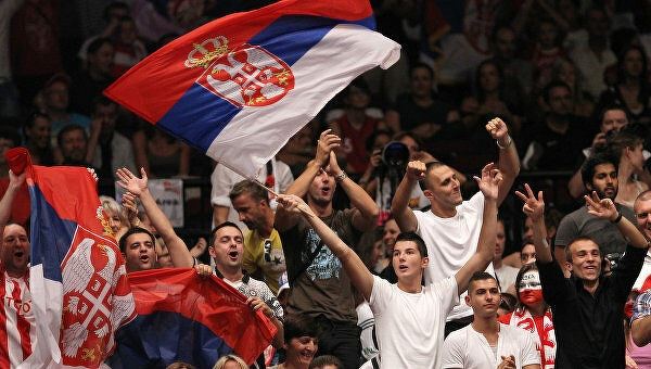 <br />
Сербские болельщики прервали минуту молчания в память о Жаке Шираке<br />
