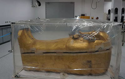 Египетские реставраторы восстановят позолоту саркофага Тутанхамона