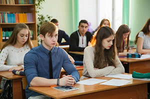 В Госдуму внесен законопроект о бесплатном обучении россиян в зарубежных школах МИД РФ